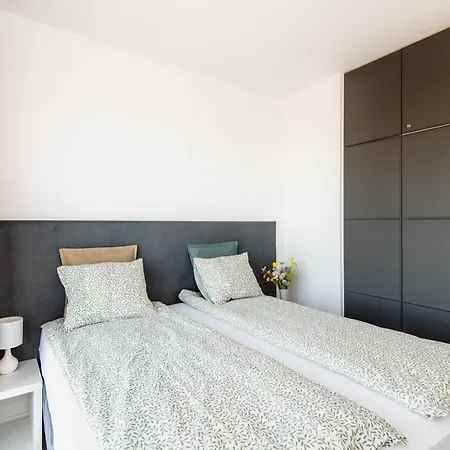 Benthos Towarowa Apartment *