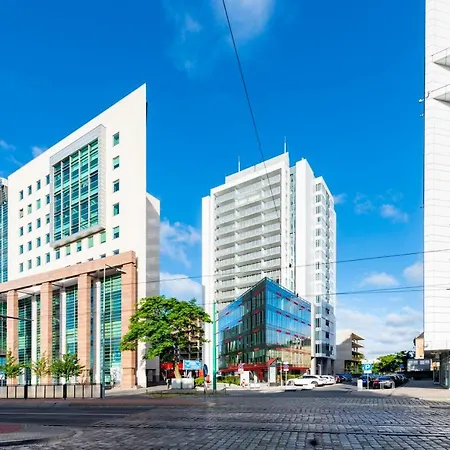 Benthos Towarowa Apartment