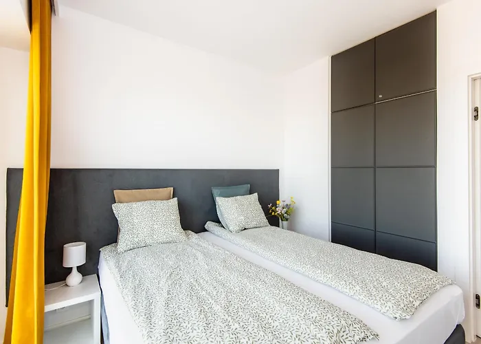 Benthos Towarowa Апартаменти *